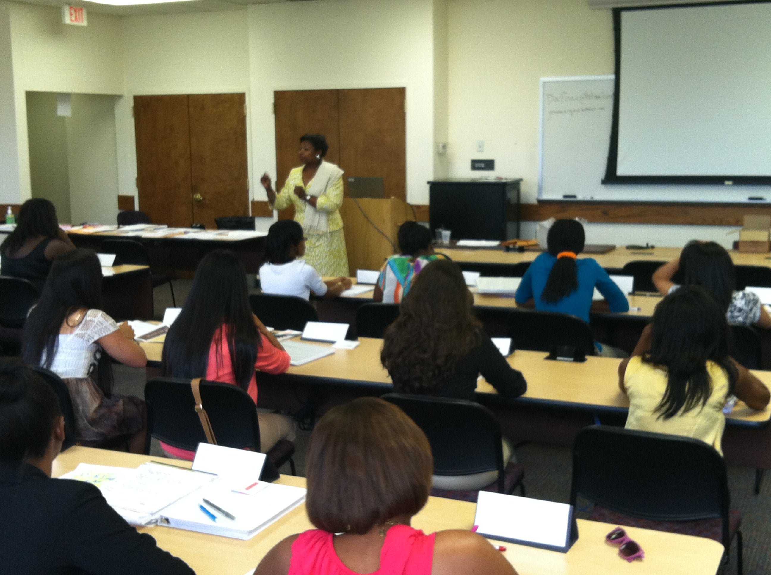 Encouraging Aspiring Women Attorneys to Be Involved in Government